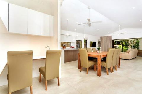 PARKVIEW At PALM COVE - Surfers Gold Coast 1