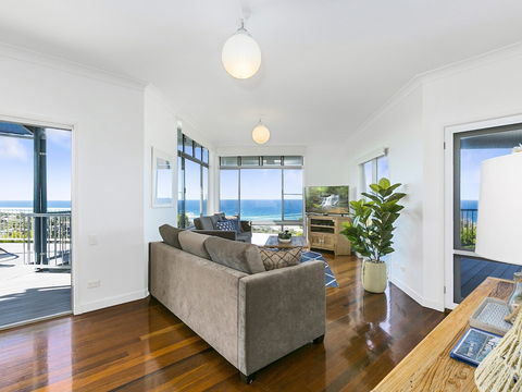 Panoramic Ocean Views In Peregian Beach! 41 Parakeet Cresent - Surfers Gold Coast 0