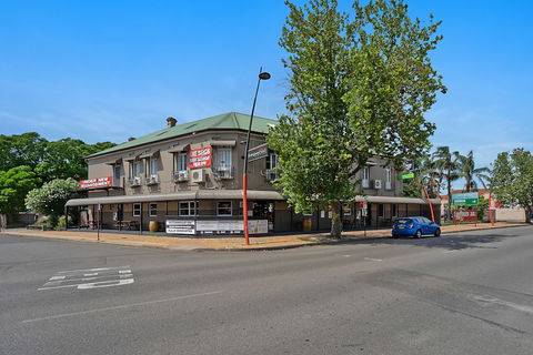 Imperial Hotel Singleton - Surfers Gold Coast 1