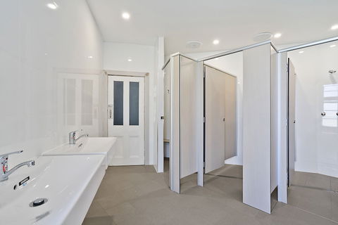 Imperial Hotel Singleton - Surfers Gold Coast 4