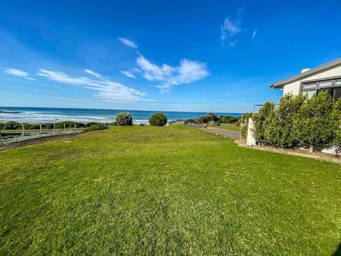 MAVI BEACH HOUSE Beachfront Wifi Views - Surfers Gold Coast 6
