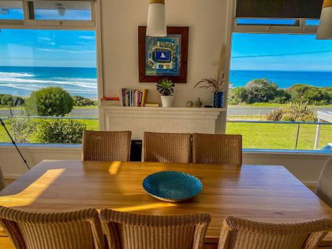 MAVI BEACH HOUSE Beachfront Wifi Views - Surfers Gold Coast 3