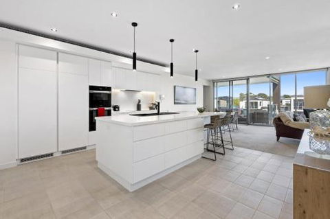 MARINA VIEW - Surfers Gold Coast 5