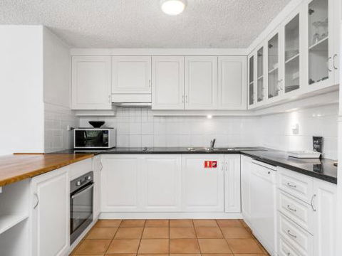 EAST COAST ESCAPES Byron Beachfront - Surfers Gold Coast 2