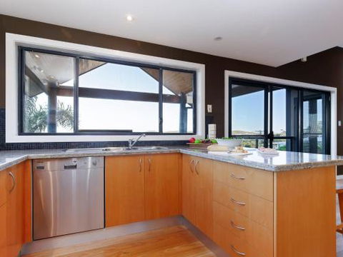 Venabu On Garuwa 20 Garuwa Street Spectacular House With Fabulous Views - Surfers Gold Coast 5
