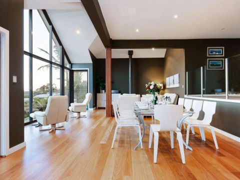 Venabu On Garuwa 20 Garuwa Street Spectacular House With Fabulous Views - Surfers Gold Coast 6