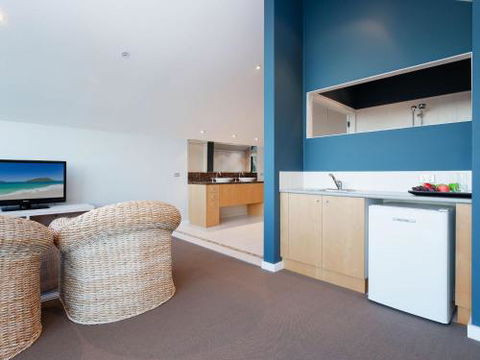 Venabu On Garuwa 20 Garuwa Street Spectacular House With Fabulous Views - Surfers Gold Coast 0