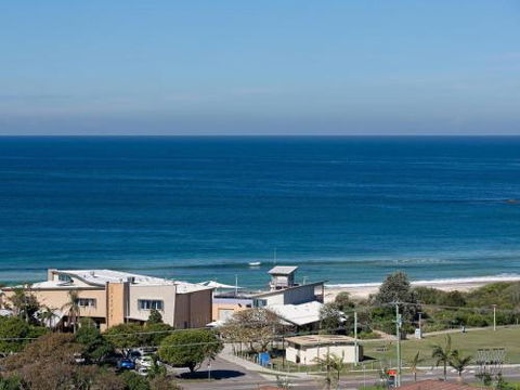 Venabu On Garuwa 20 Garuwa Street Spectacular House With Fabulous Views - Surfers Gold Coast 2