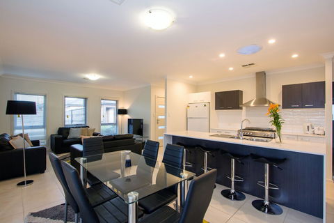 Vantage Court A Hidden Gem Of Mudgee 11 - Surfers Gold Coast 4
