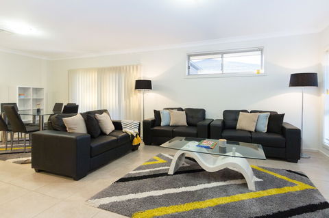 Vantage Court A Hidden Gem Of Mudgee 11 - Surfers Gold Coast 2