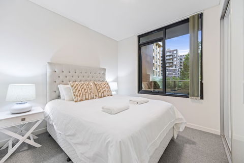 HomeHotel Stylish Apt Next To Train & Westfield - Surfers Gold Coast 0