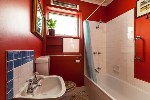 ELEANOR, 1BDR Fitzroy North Apartment - Surfers Gold Coast 1