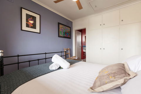 ELEANOR, 1BDR Fitzroy North Apartment - Surfers Gold Coast 0