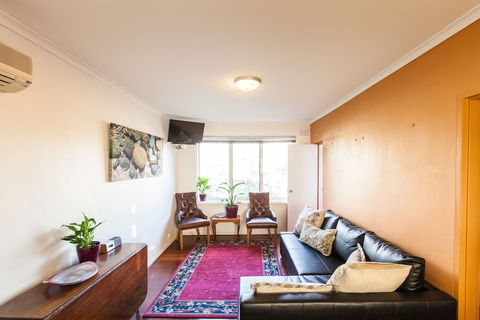 ELEANOR, 1BDR Fitzroy North Apartment - Surfers Gold Coast 3