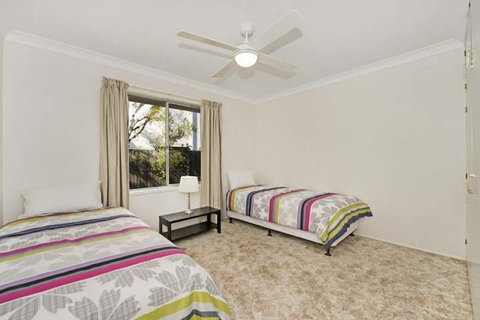Large Family Waterfront Home With Room For A Boat Welsby Pde Bongaree - Surfers Gold Coast 7