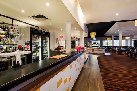 Nightcap At Gateway Hotel - Surfers Gold Coast 1