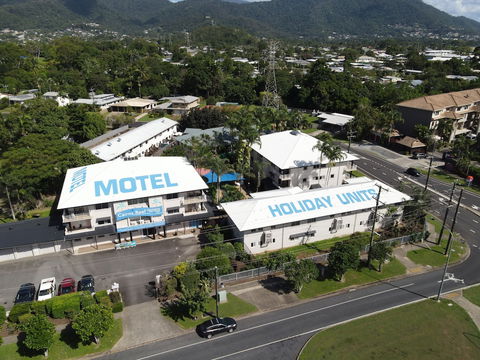 Cairns Reef Apartments & Motel - Surfers Gold Coast 0