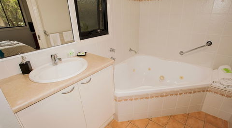 Goldfield Holiday Units - Surfers Gold Coast 4