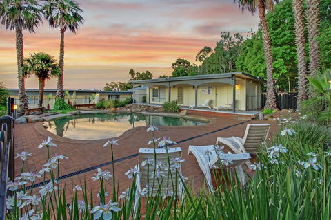 Thunderbird Motel - Surfers Gold Coast 2