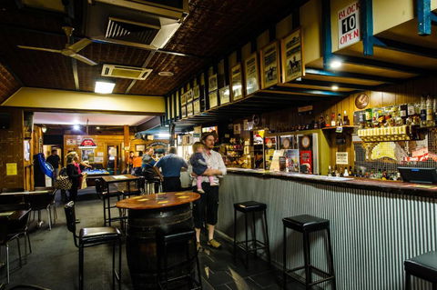 The Anglers Inn - Surfers Gold Coast 2