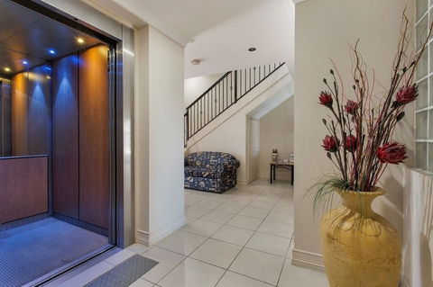 City-ville Luxury Apartments & Motel - Surfers Gold Coast 4