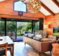 Kangaroo Valley Timber Cabin - Surfers Gold Coast