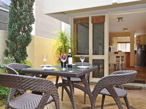 Park Vista Executive Townhouses - Surfers Gold Coast 2