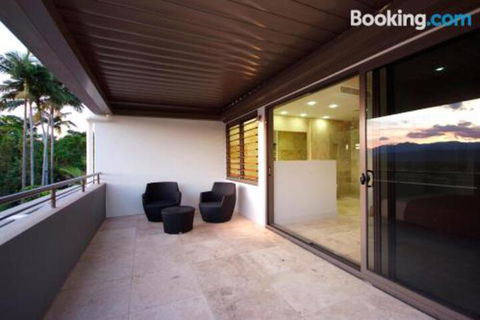 Villa One On Murphy Luxury Holiday Villa - Surfers Gold Coast 0