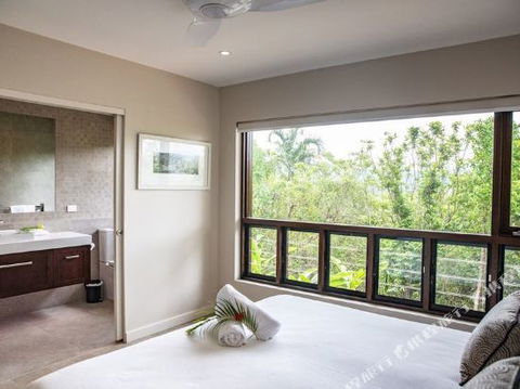Bangalow 50 Murphy Street Port Douglas - Surfers Gold Coast 1