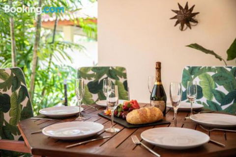 Beachfront Hideaway Port Douglas - Surfers Gold Coast 1