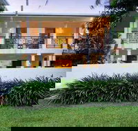 Plantation House 1 Spacious 4 Bedroom House Near Beach WIFI Netflix Telstra TV Playground Pool BBQ - Surfers Gold Coast