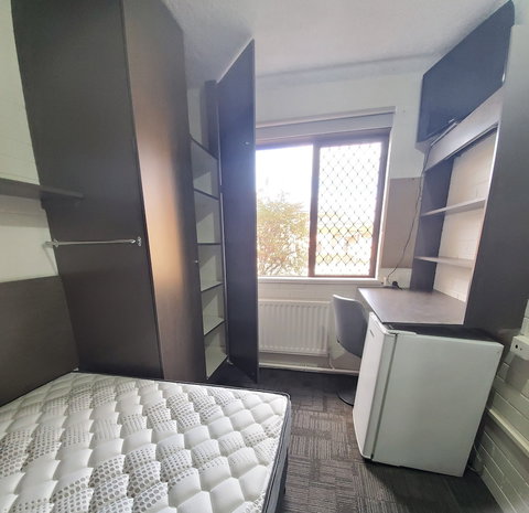 Seranin Bathurst - Surfers Gold Coast 4