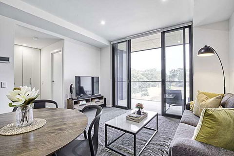 CANBERRA CHIC-Hosted By L'Abode - Surfers Gold Coast 7