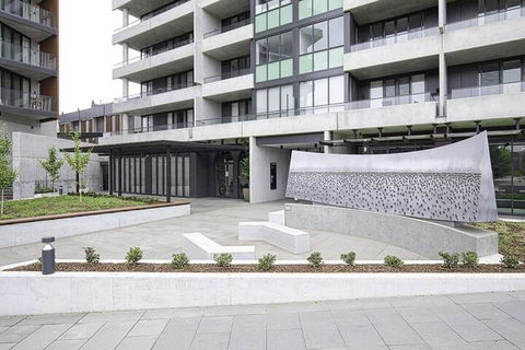 CANBERRA CHIC-Hosted By L'Abode - Surfers Gold Coast 1