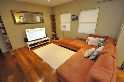 Glebe Fully Furnished 1 BDR Apart 47 ROS - Surfers Gold Coast 4