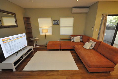 Glebe Fully Furnished 1 BDR Apart 47 ROS - Surfers Gold Coast 7