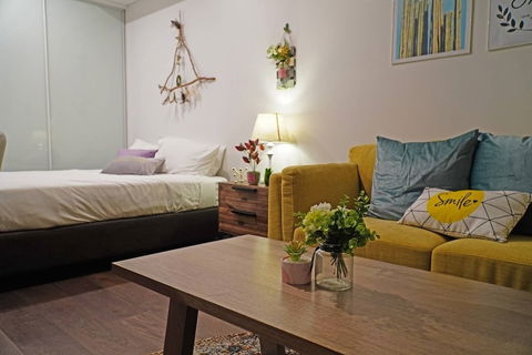C08-darling Harbour Studio - Surfers Gold Coast 4