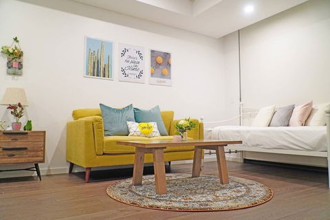 C08-darling Harbour Studio - Surfers Gold Coast 0