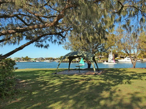 Maui 6 2 BDRM Apt On Parkyn Pde - Surfers Gold Coast 3