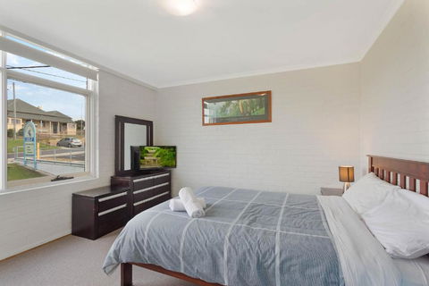 Whalevue Unit 2 - Surfers Gold Coast 2