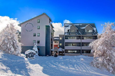 Snow Ski Apartments 32 - Surfers Gold Coast 3
