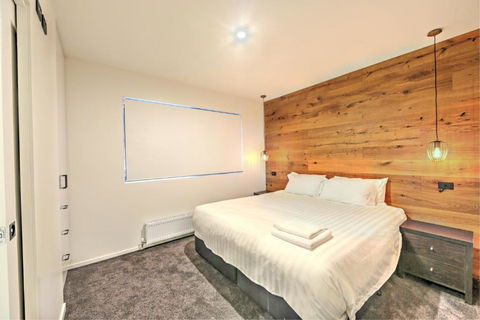 Snow Ski Apartments 32 - Surfers Gold Coast 4