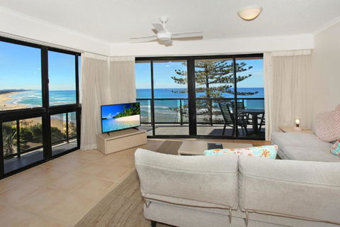 Unit 8 Phoenix Apartments 1736 David Low Way Coolum Beach LINEN INCLUDED 500 BOND - Surfers Gold Coast 1