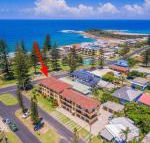 Flinders Lodge fantastic views opposite Main Beach - Surfers Gold Coast