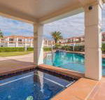 Breakers Block 1 unit 1 Pool in complex across the road from the beach - Surfers Gold Coast