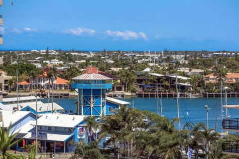 Beachfront Mooloolaba Apartment - Surfers Gold Coast 2