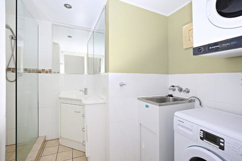 Levuka Unit 4 14 Moreton Pde. Kings Beach - Surfers Gold Coast 1