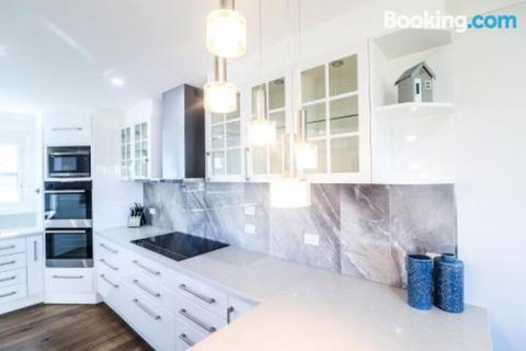 Saltwater Manor - Surfers Gold Coast 3