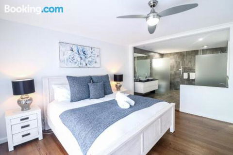 Saltwater Manor - Surfers Gold Coast 5