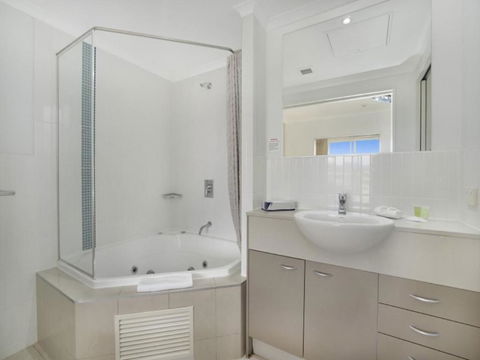 Hinterland Luxury 1 Bedroom Hinterland View Apt - Surfers Gold Coast 6